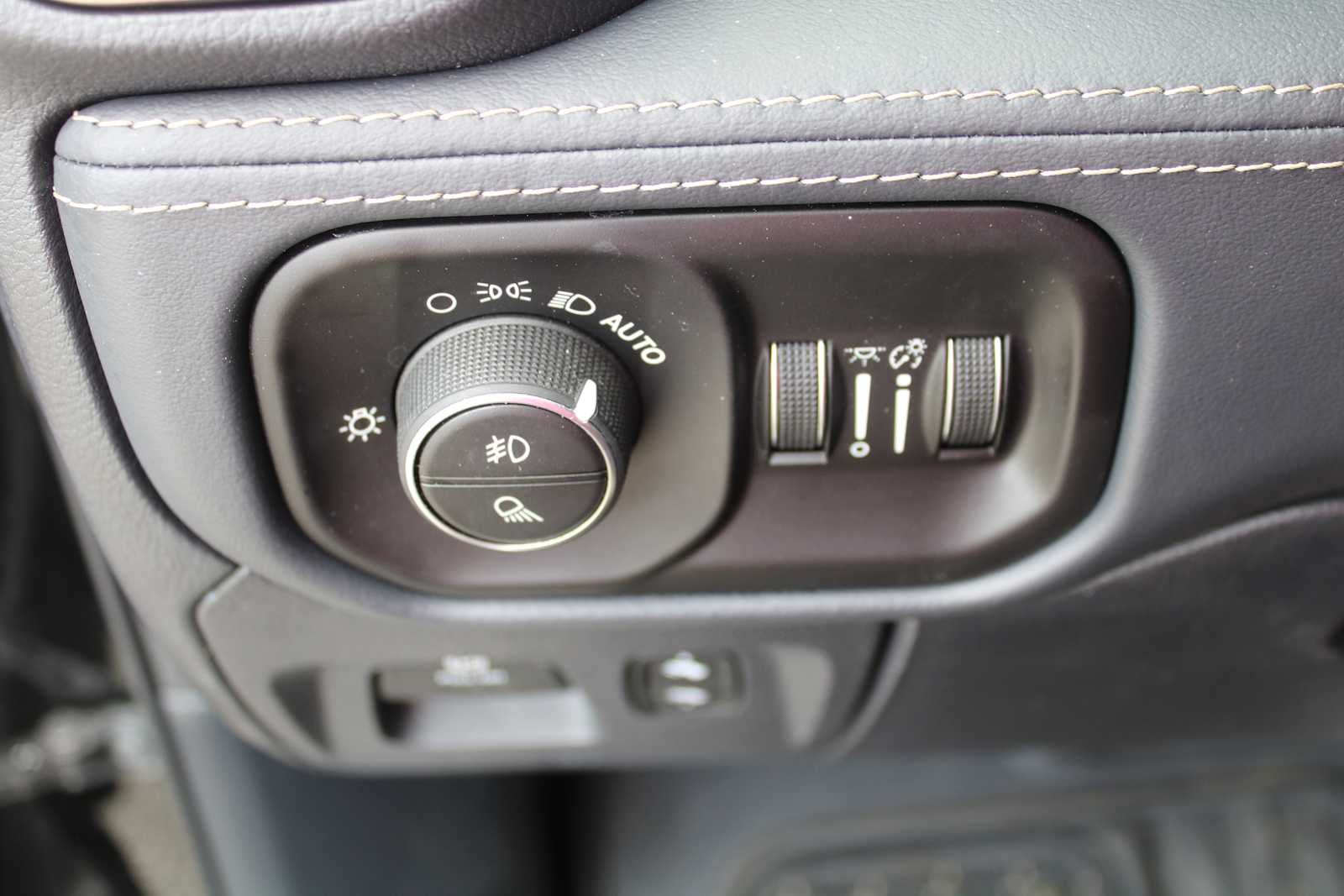 2020 RAM 1500 Limited Crew Cab 4x4 5'7' Box