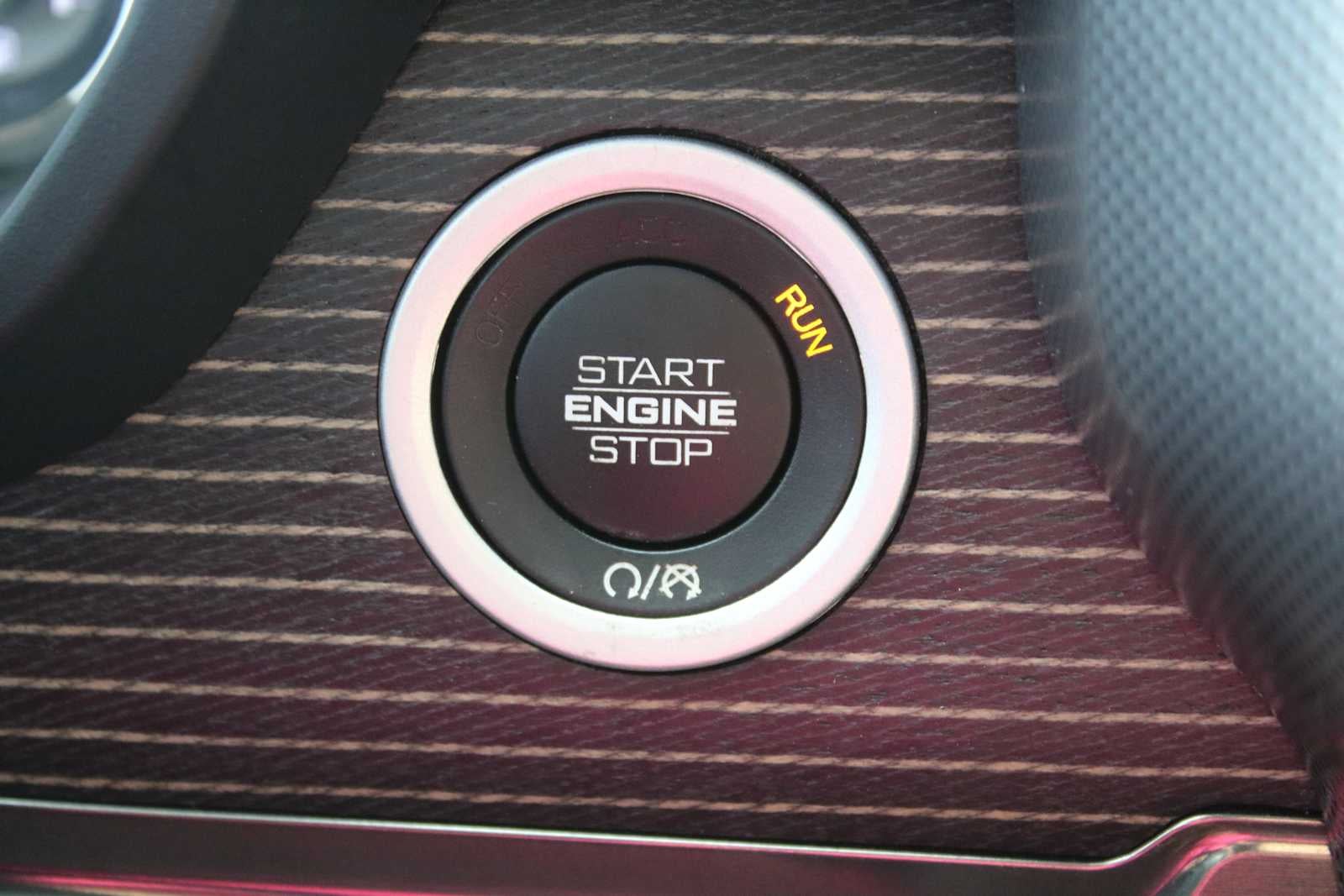 2020 RAM 1500 Limited Crew Cab 4x4 5'7' Box