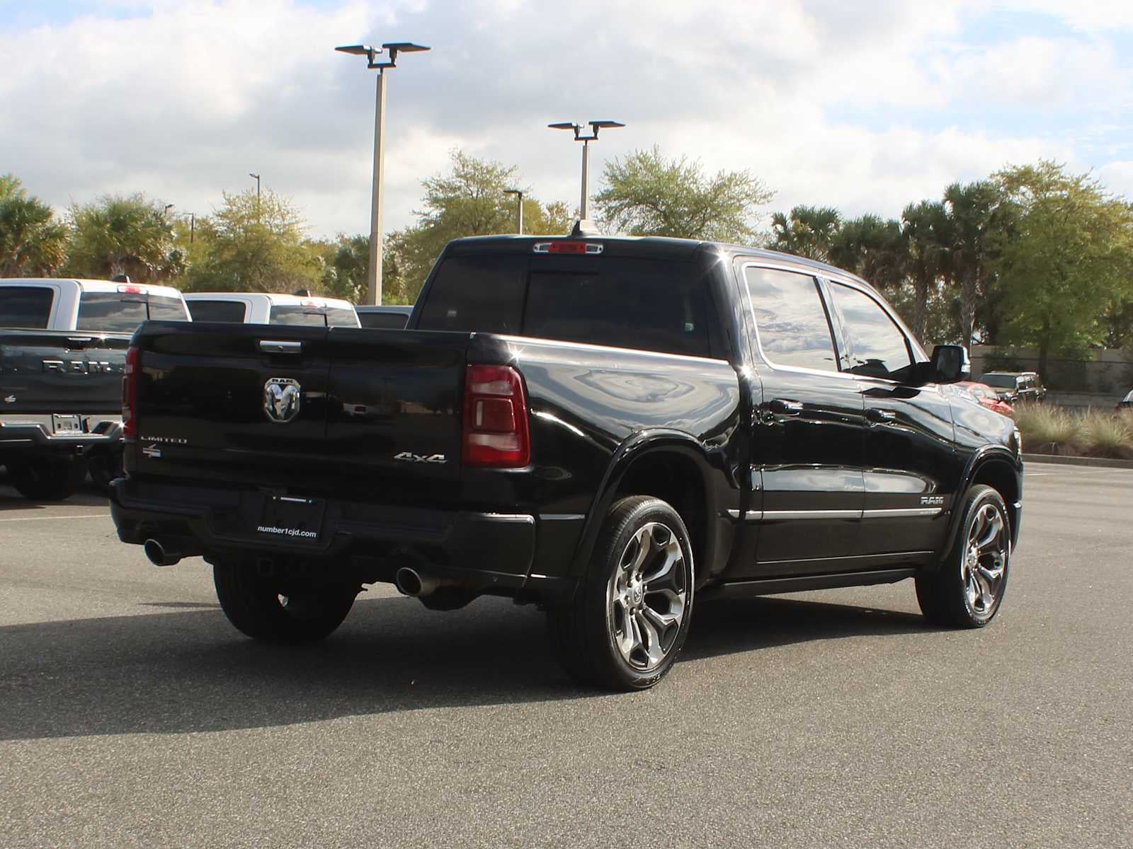 2020 RAM 1500 Limited Crew Cab 4x4 5'7' Box