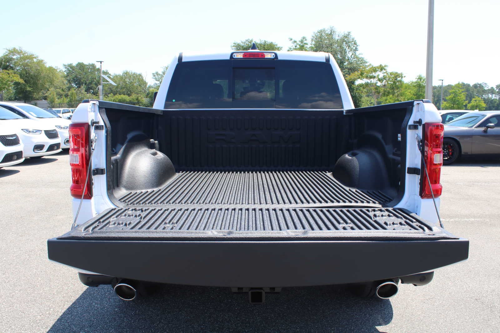 2025 RAM Ram 1500 RAM 1500 LARAMIE CREW CAB 4X4 5'7' BOX