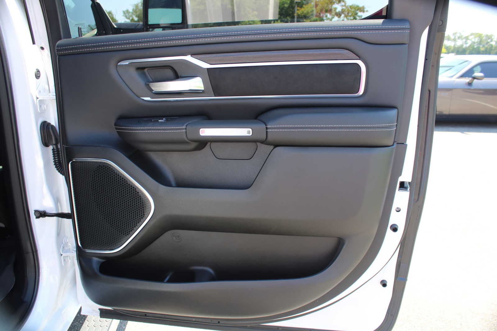 2025 RAM Ram 1500 RAM 1500 LARAMIE CREW CAB 4X4 5'7' BOX