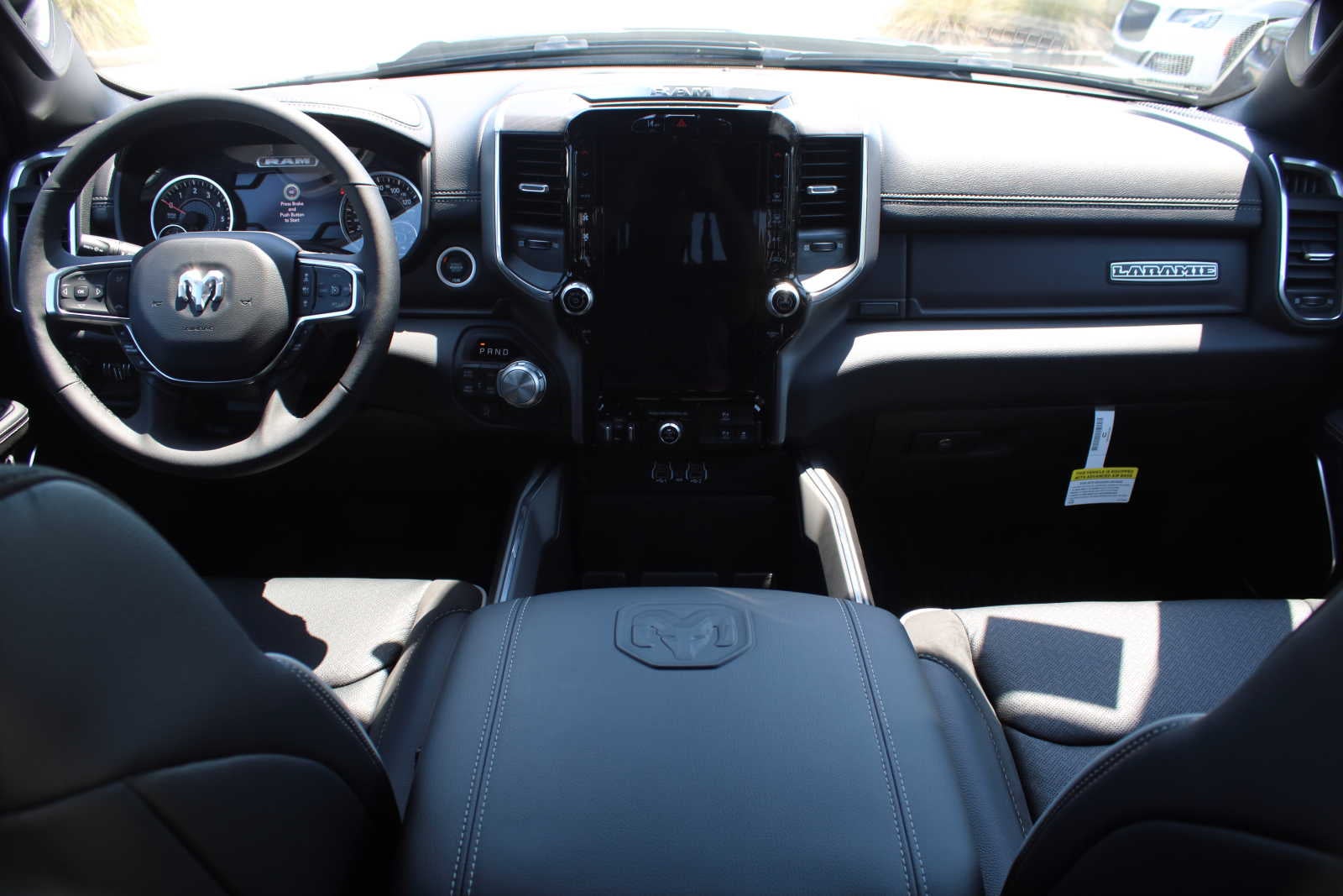 2025 RAM Ram 1500 RAM 1500 LARAMIE CREW CAB 4X4 5'7' BOX