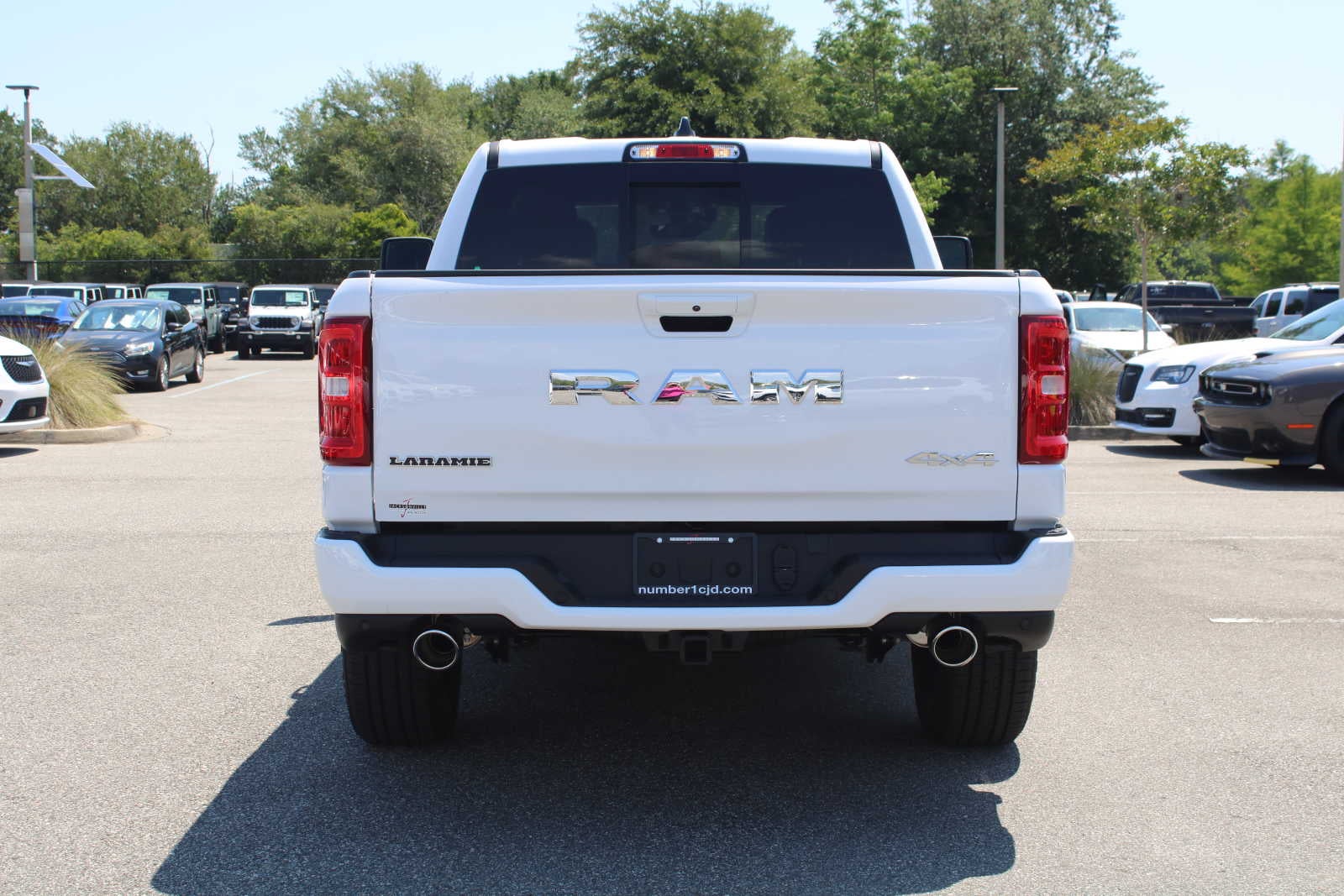 2025 RAM Ram 1500 RAM 1500 LARAMIE CREW CAB 4X4 5'7' BOX