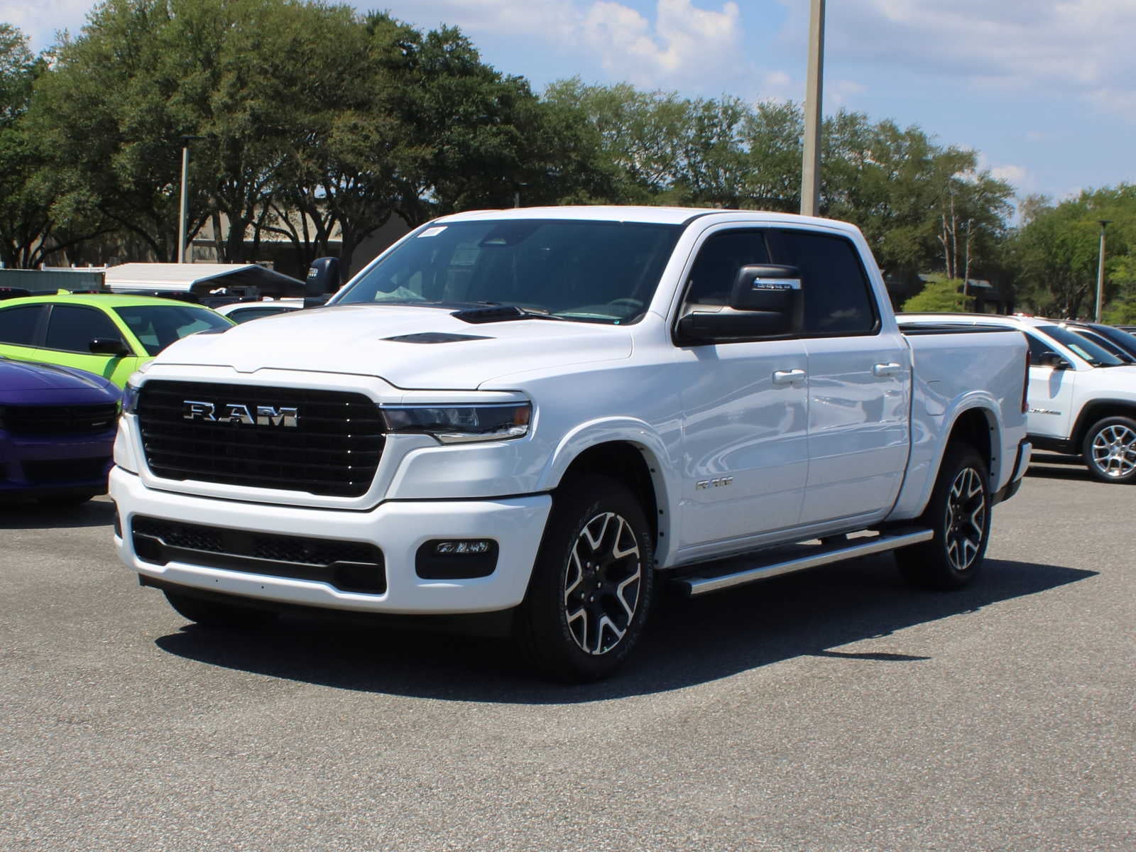 2025 RAM Ram 1500 RAM 1500 LARAMIE CREW CAB 4X4 5'7' BOX