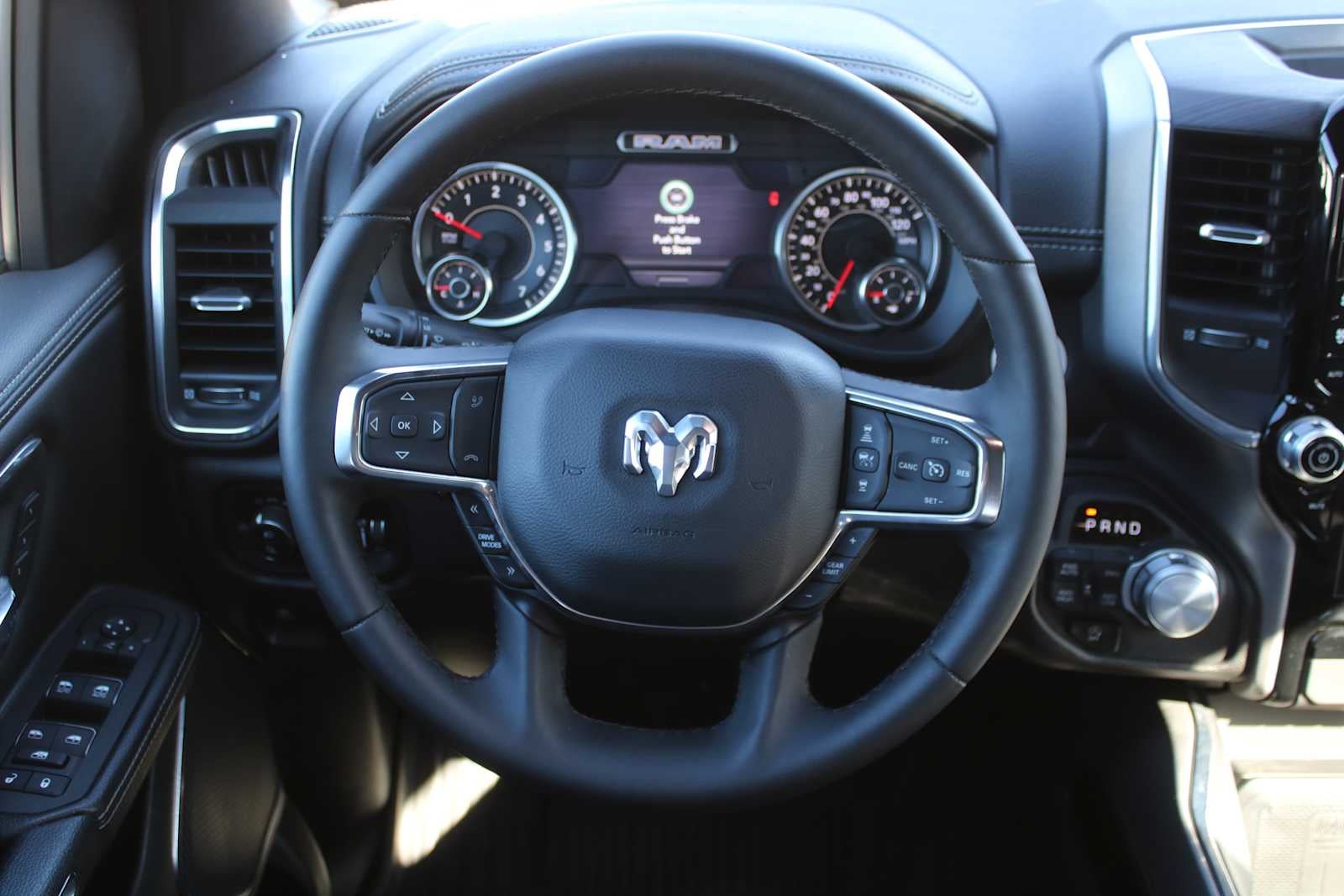 2025 RAM 1500 Laramie Crew Cab 4x4 5'7' Box