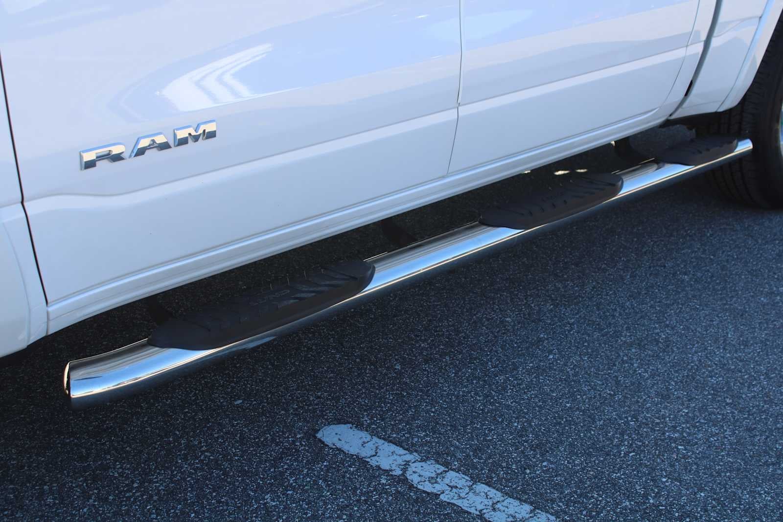 2022 RAM 1500 Laramie Crew Cab 4x4 5'7' Box