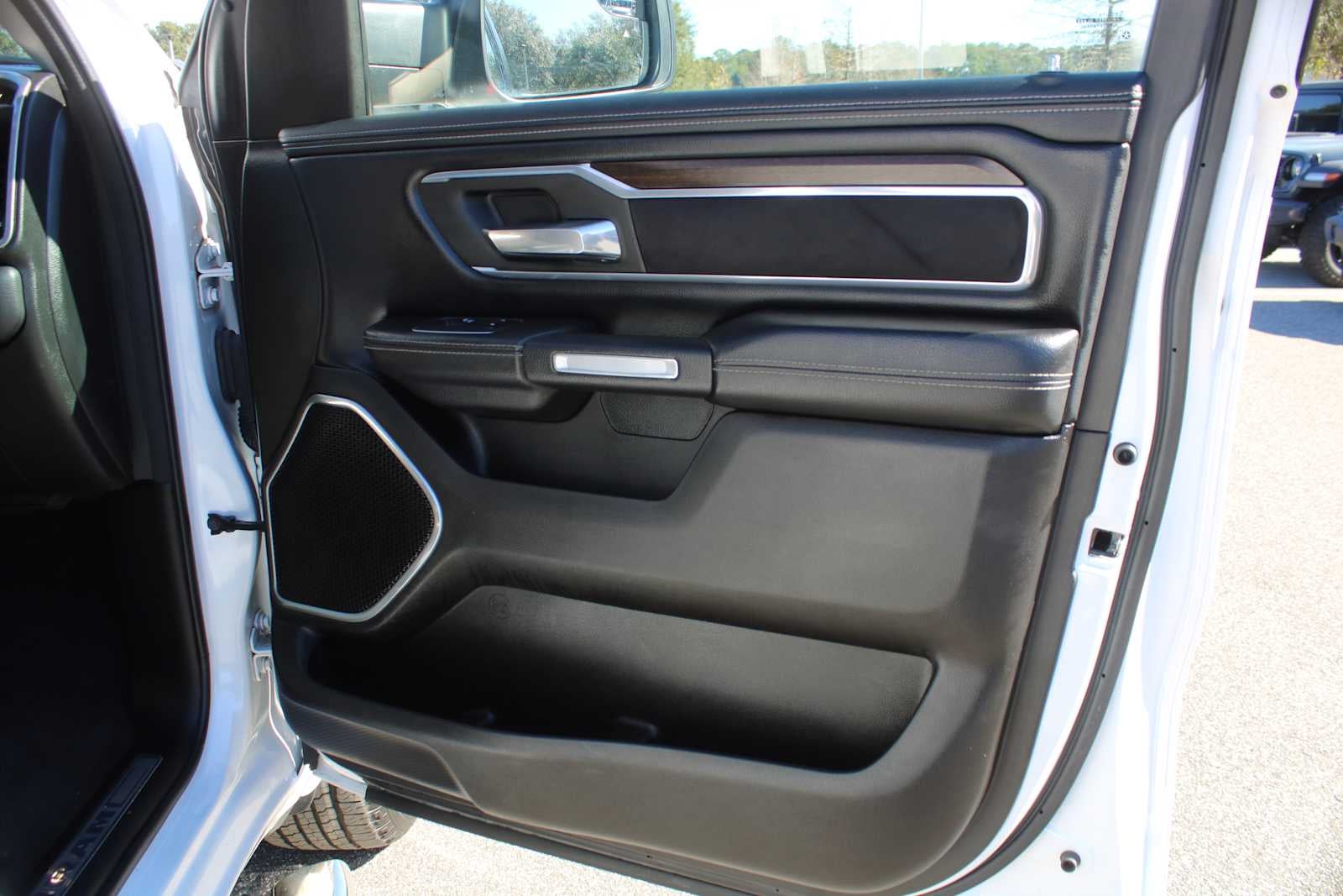 2022 RAM 1500 Laramie Crew Cab 4x4 5'7' Box