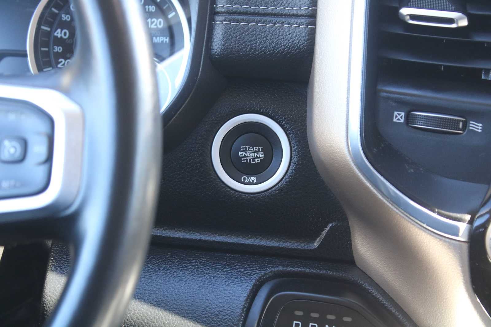 2022 RAM 1500 Laramie Crew Cab 4x4 5'7' Box