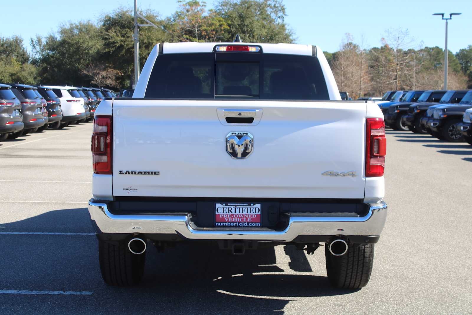 2022 RAM 1500 Laramie Crew Cab 4x4 5'7' Box