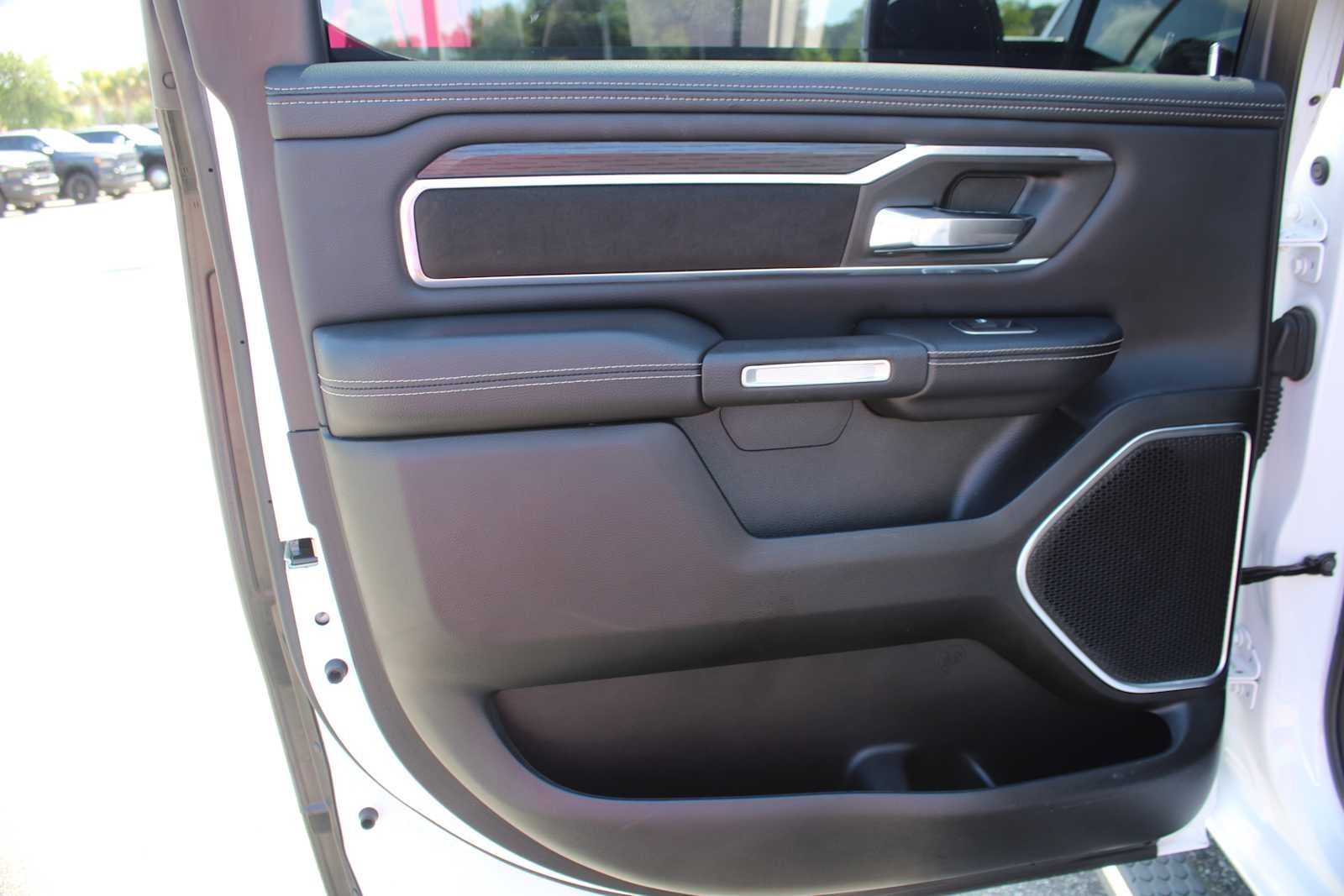 2023 RAM 1500 Laramie Crew Cab 4x4 5'7' Box