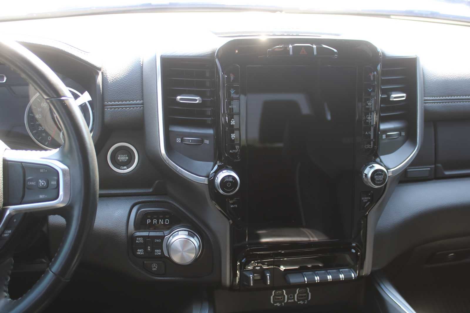 2023 RAM 1500 Laramie Crew Cab 4x4 5'7' Box