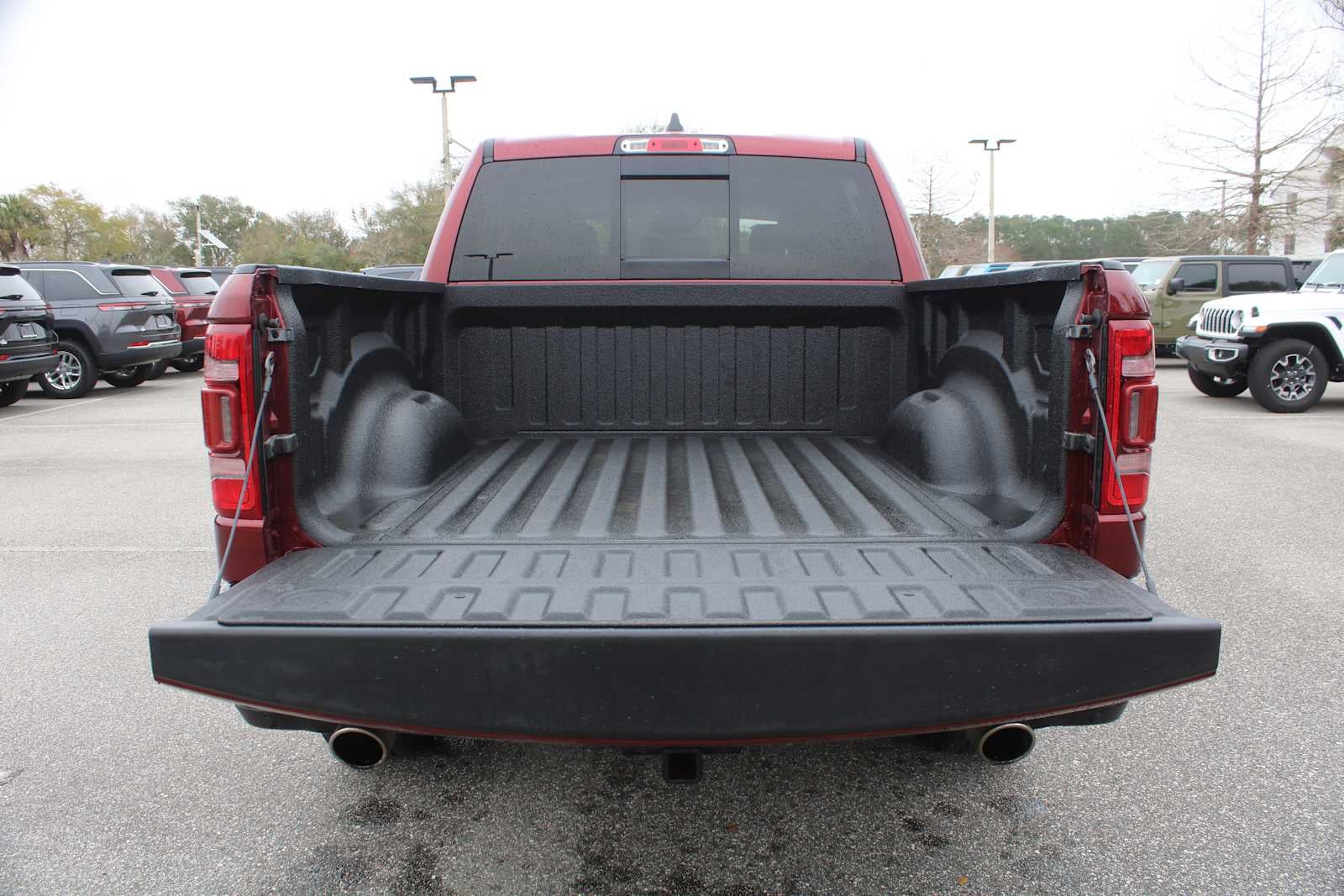 2022 RAM 1500 Laramie Crew Cab 4x4 5'7' Box