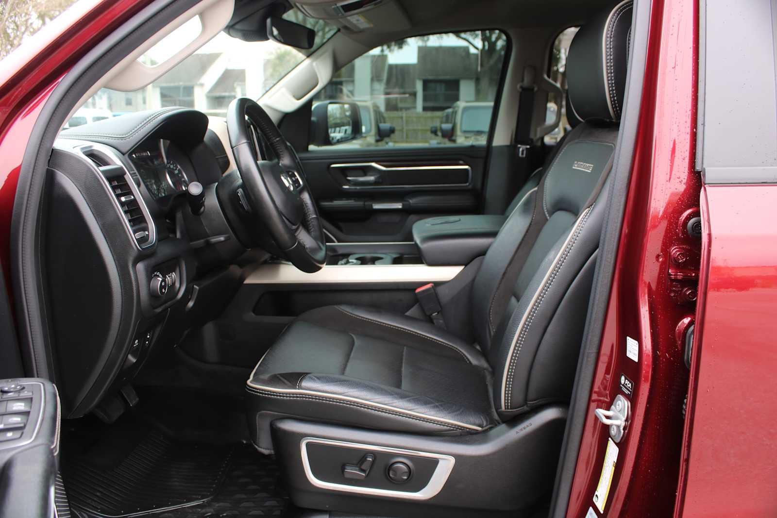 2022 RAM 1500 Laramie Crew Cab 4x4 5'7' Box