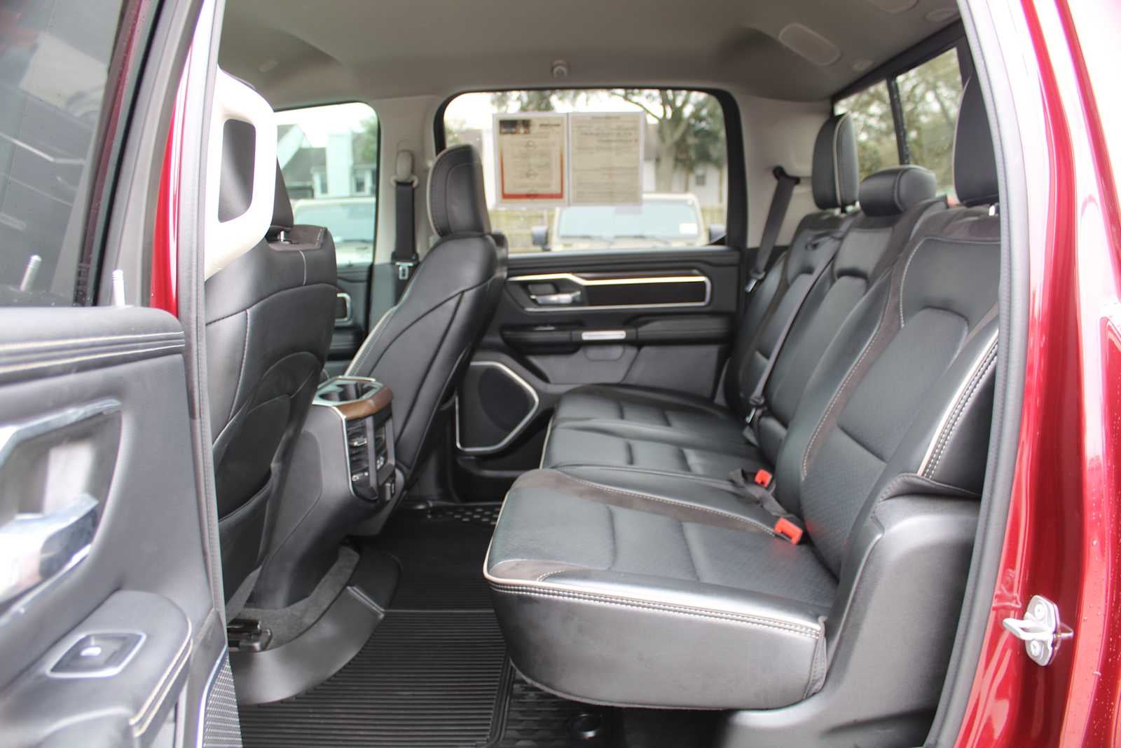 2022 RAM 1500 Laramie Crew Cab 4x4 5'7' Box