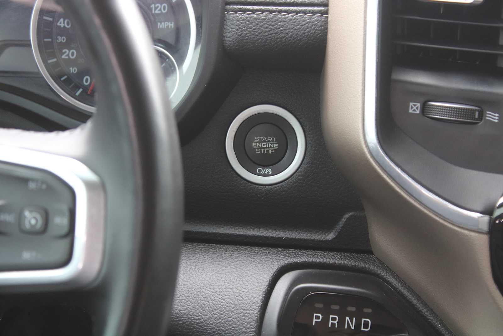 2022 RAM 1500 Laramie Crew Cab 4x4 5'7' Box