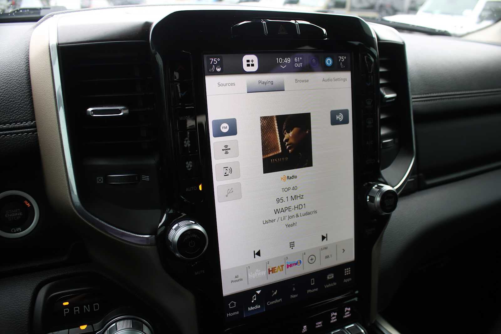 2022 RAM 1500 Laramie Crew Cab 4x4 5'7' Box