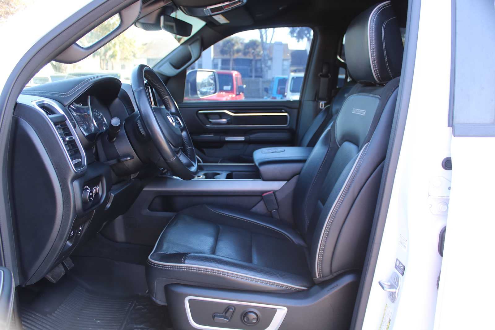 2022 RAM 1500 Laramie Crew Cab 4x4 5'7' Box