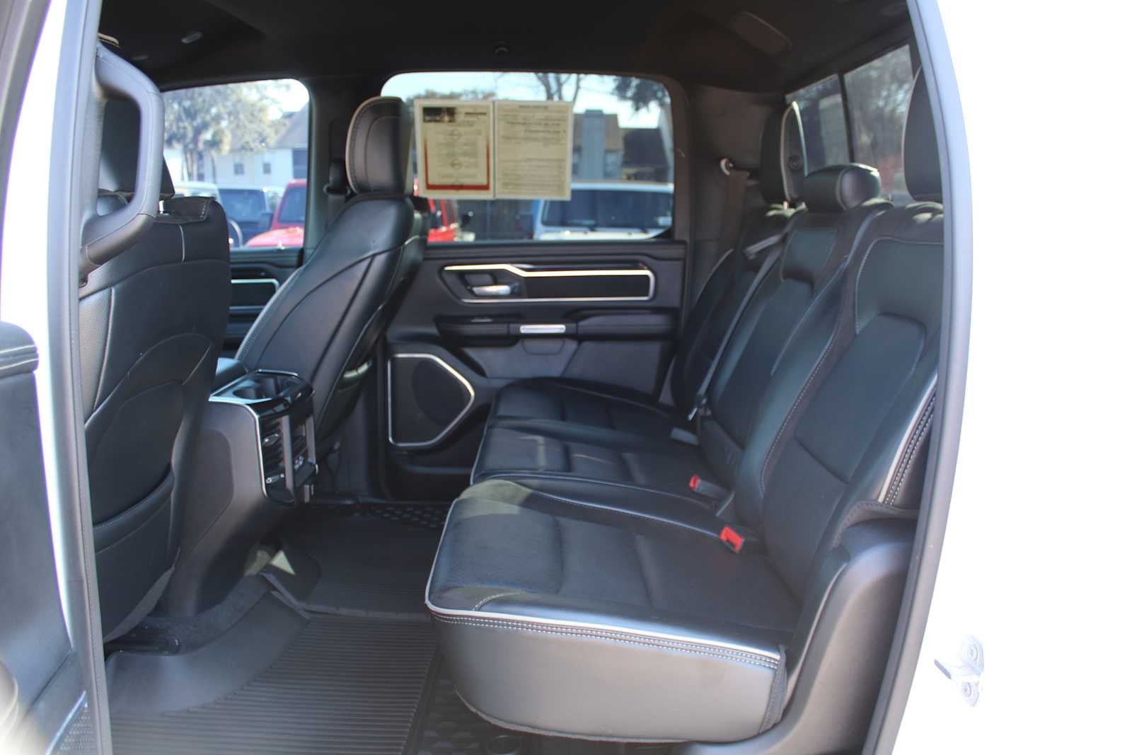 2022 RAM 1500 Laramie Crew Cab 4x4 5'7' Box