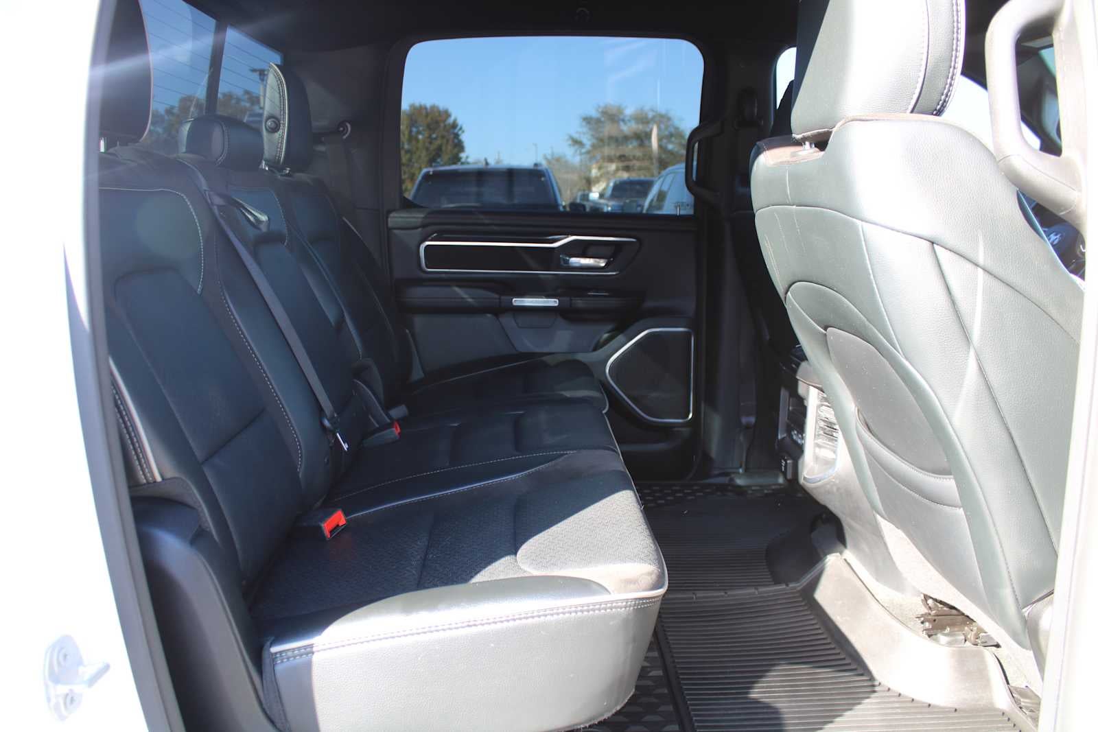 2022 RAM 1500 Laramie Crew Cab 4x4 5'7' Box