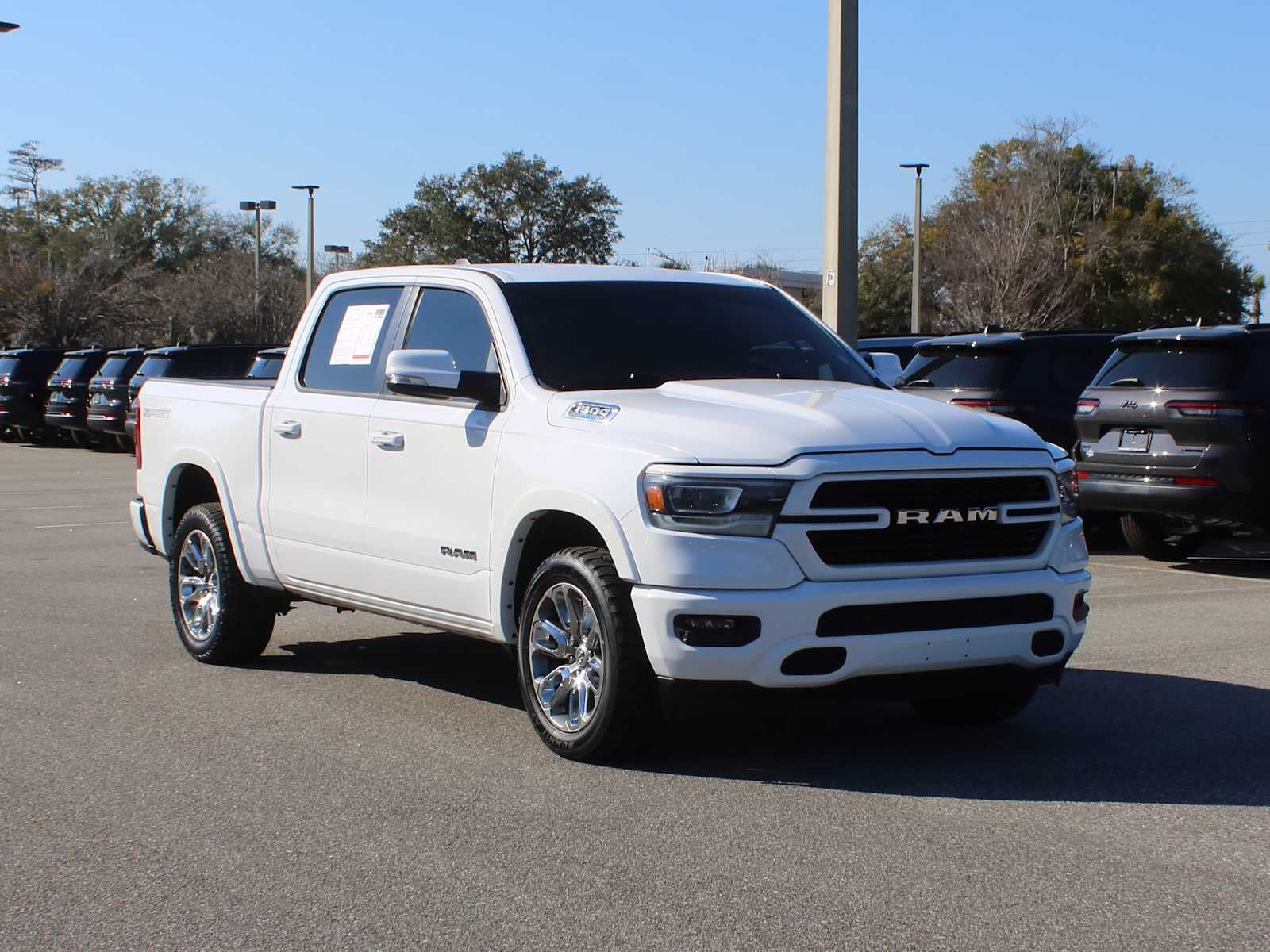 2022 RAM 1500 Laramie Crew Cab 4x4 5'7' Box