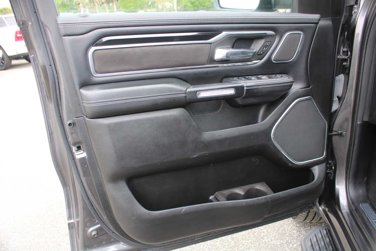 2022 RAM 1500 Laramie Crew Cab 4x4 6'4' Box