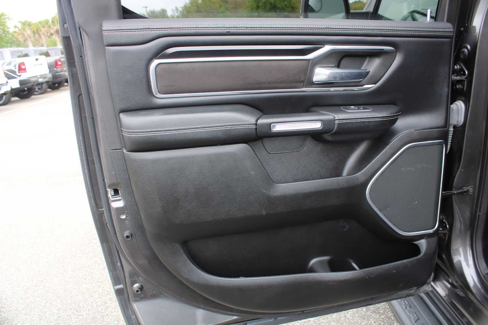 2022 RAM 1500 Laramie Crew Cab 4x4 6'4' Box