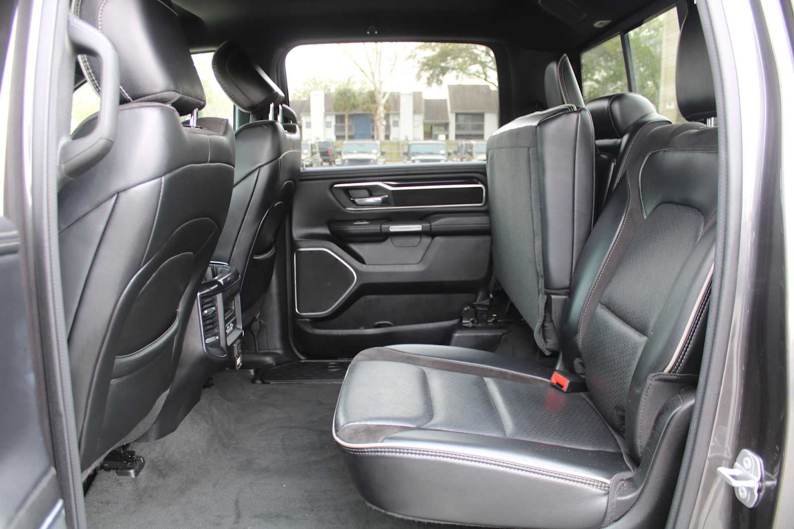 2022 RAM 1500 Laramie Crew Cab 4x4 6'4' Box