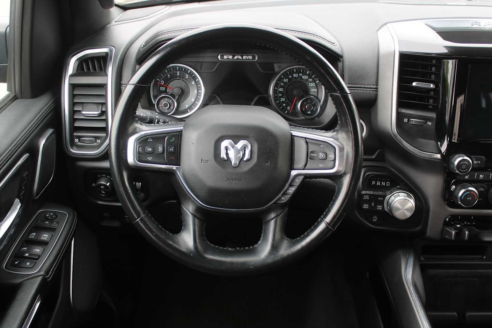 2022 RAM 1500 Laramie Crew Cab 4x4 6'4' Box