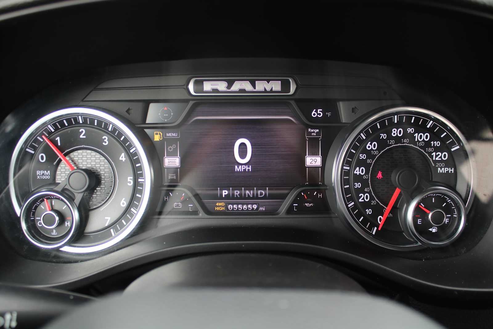 2022 RAM 1500 Laramie Crew Cab 4x4 6'4' Box