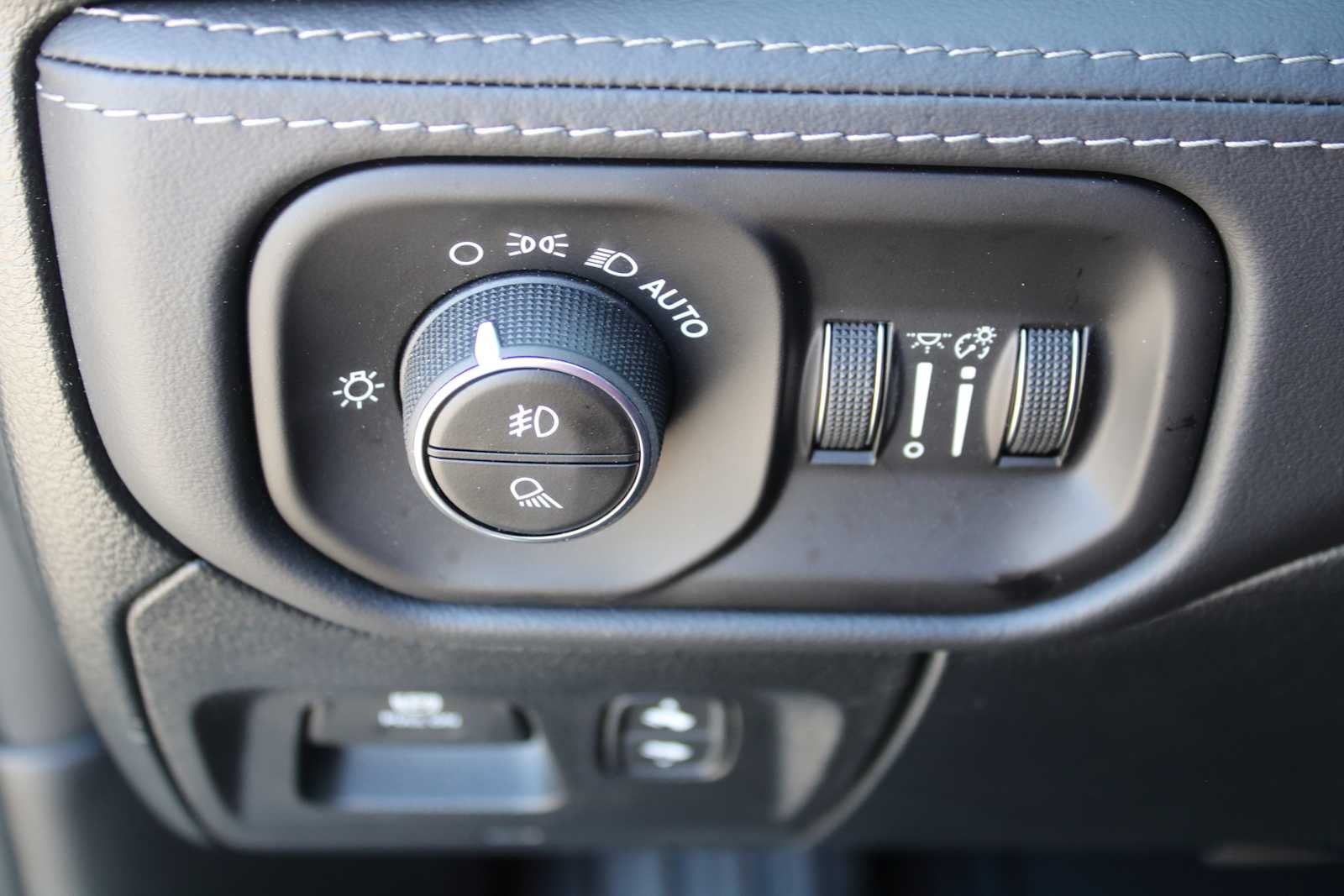 2026 RAM Ram 1500 RAM 1500 RHO CREW CAB 4X4 5'7' BOX