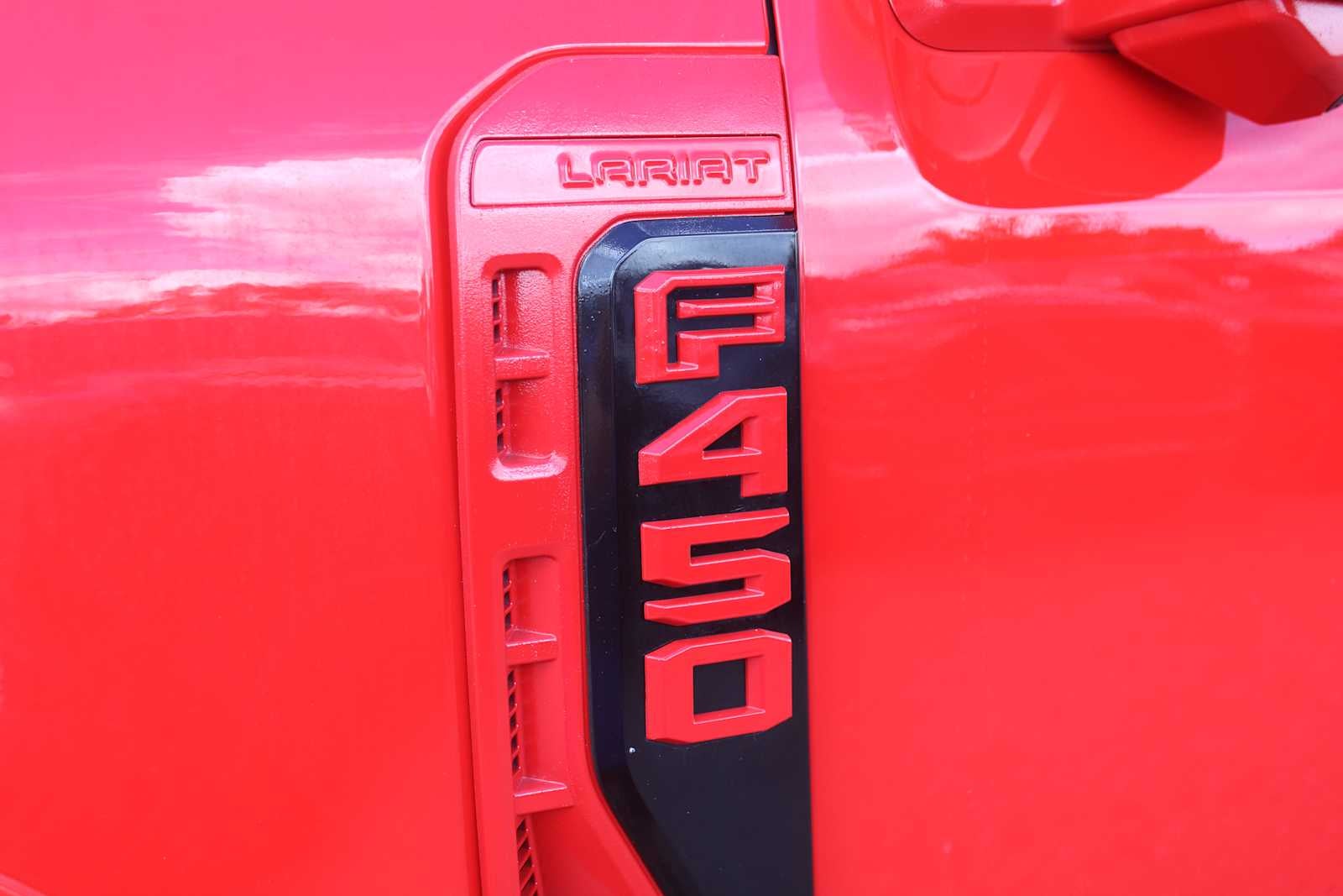 2026 Ford Super Duty F-450 Pickup LARIAT