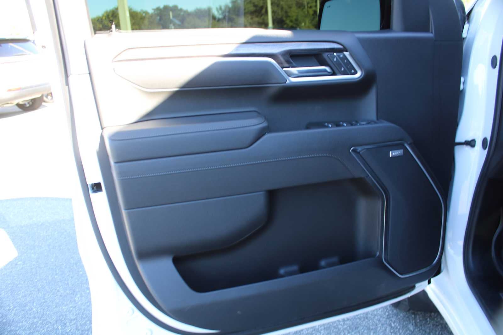 2025 Chevrolet Silverado 1500 4WD Crew Cab Short Bed LTZ