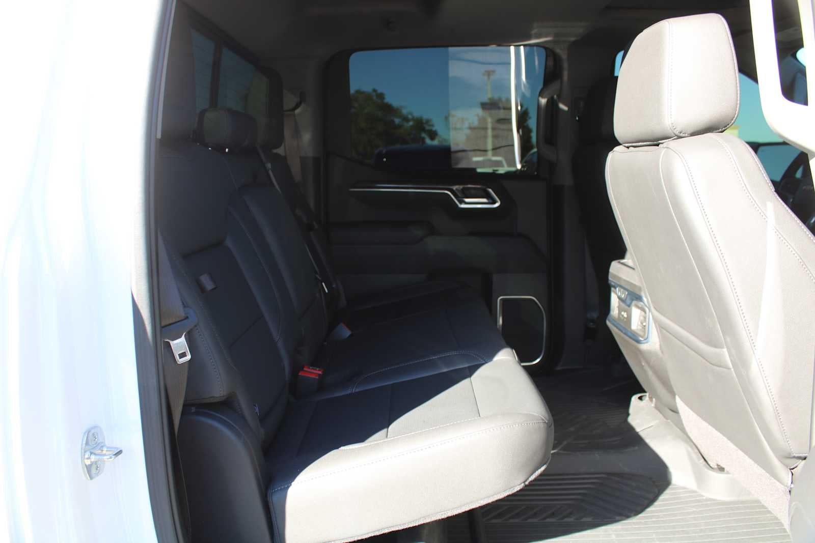 2025 Chevrolet Silverado 1500 4WD Crew Cab Short Bed LTZ