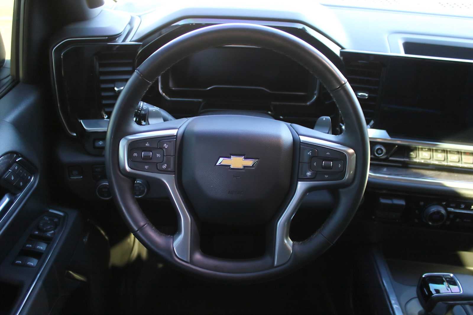 2025 Chevrolet Silverado 1500 4WD Crew Cab Short Bed LTZ