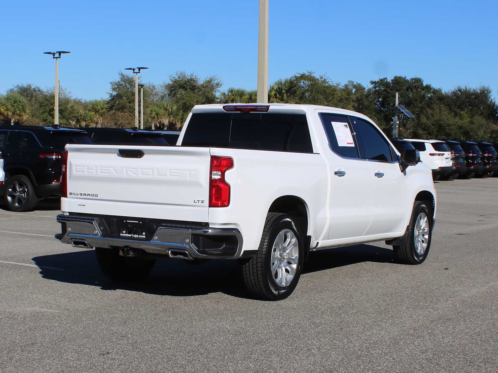 2025 Chevrolet Silverado 1500 4WD Crew Cab Short Bed LTZ