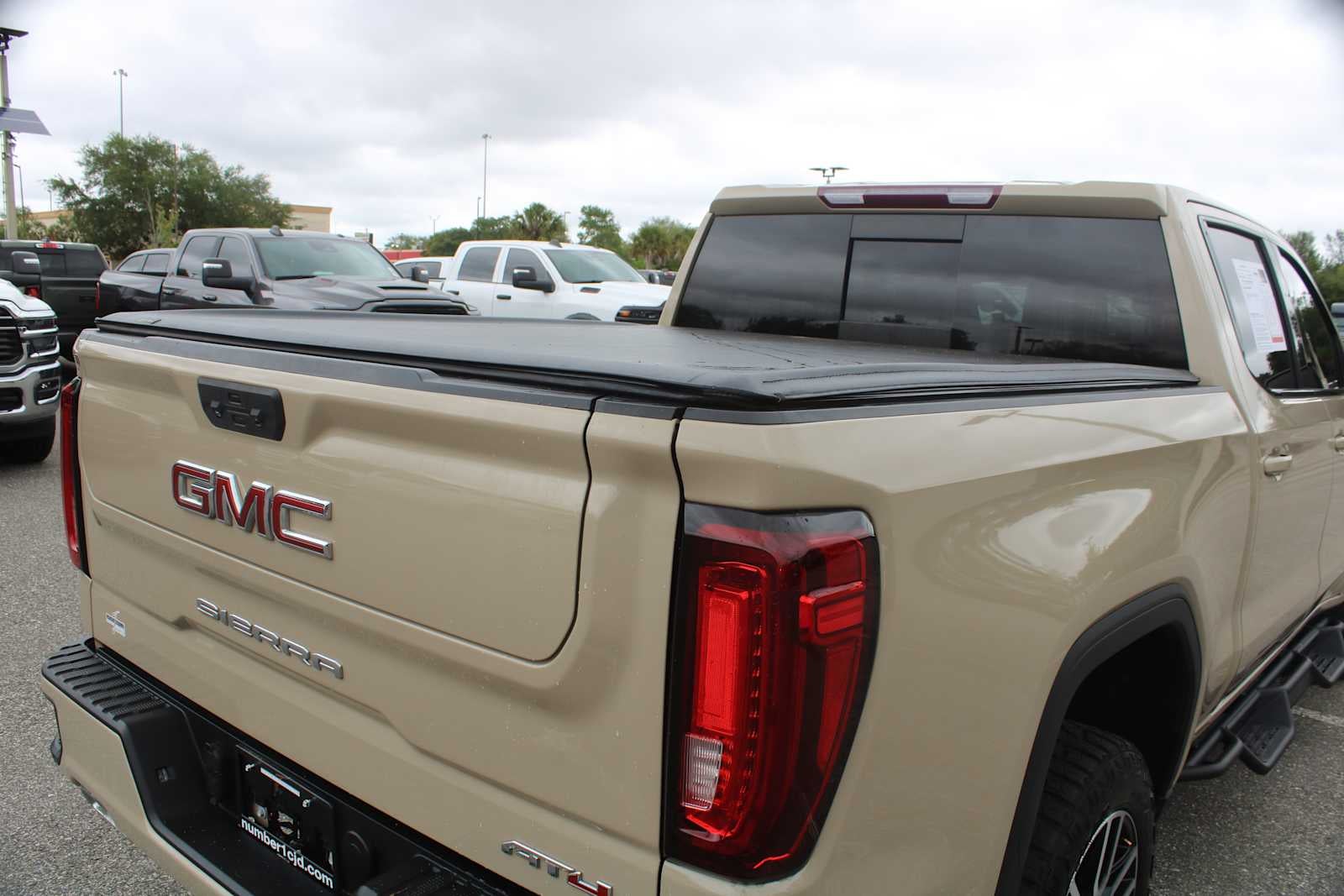 2022 GMC Sierra 1500 4WD Crew Cab Short Box AT4