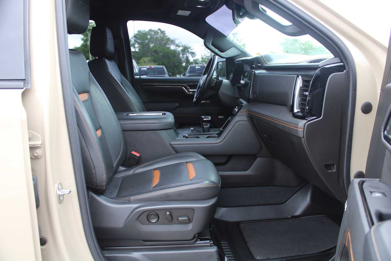 2022 GMC Sierra 1500 4WD Crew Cab Short Box AT4