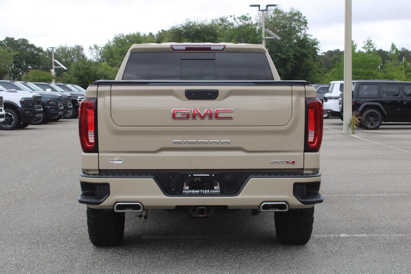 2022 GMC Sierra 1500 4WD Crew Cab Short Box AT4