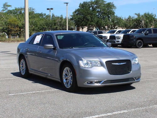 2018 Chrysler 300 Touring L