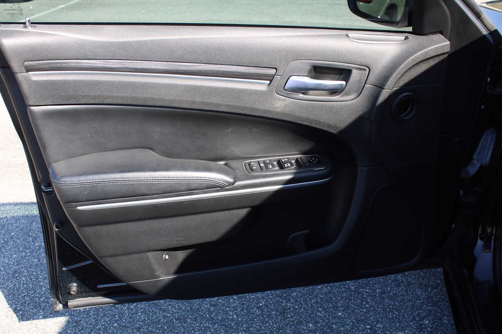 2021 Chrysler 300 Touring