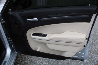 2023 Chrysler 300 Touring L