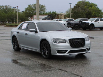 2023 Chrysler 300 Touring L