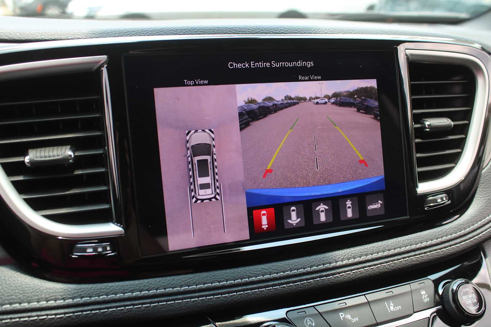 2027 Chrysler Pacifica Select