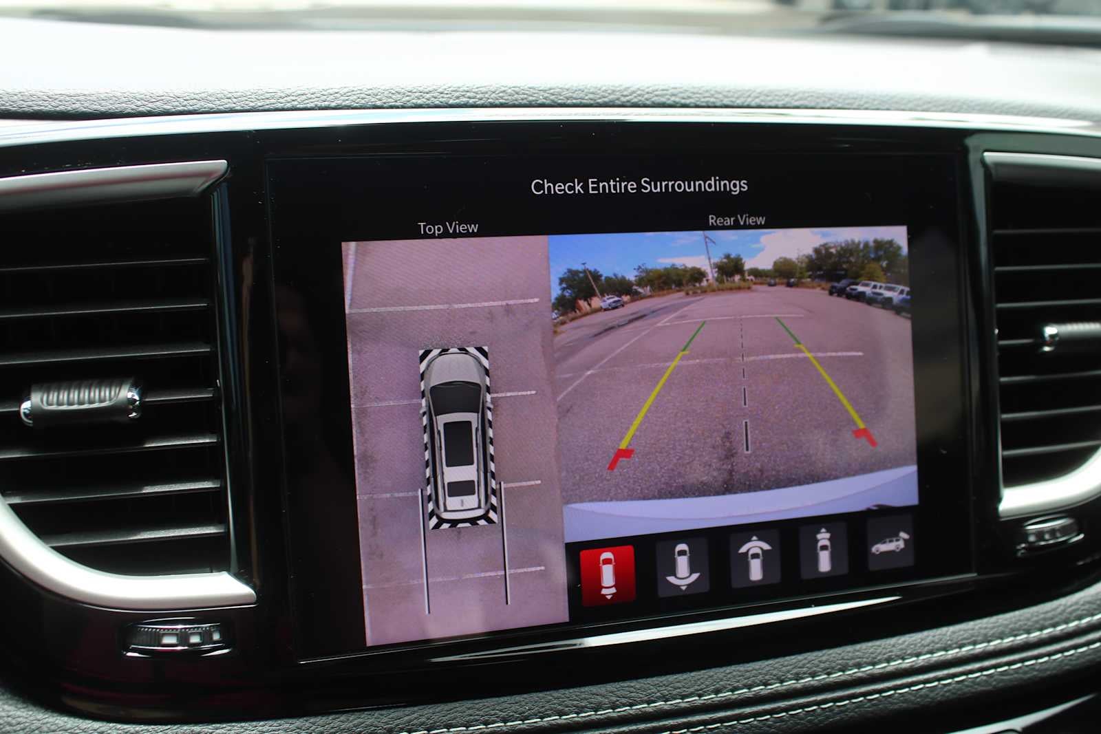 2027 Chrysler Pacifica Select