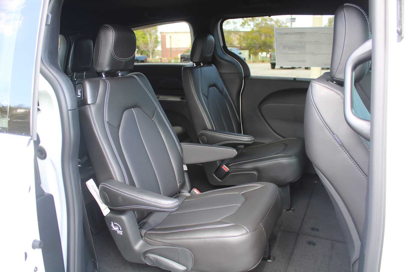 2026 Chrysler Voyager VOYAGER LX