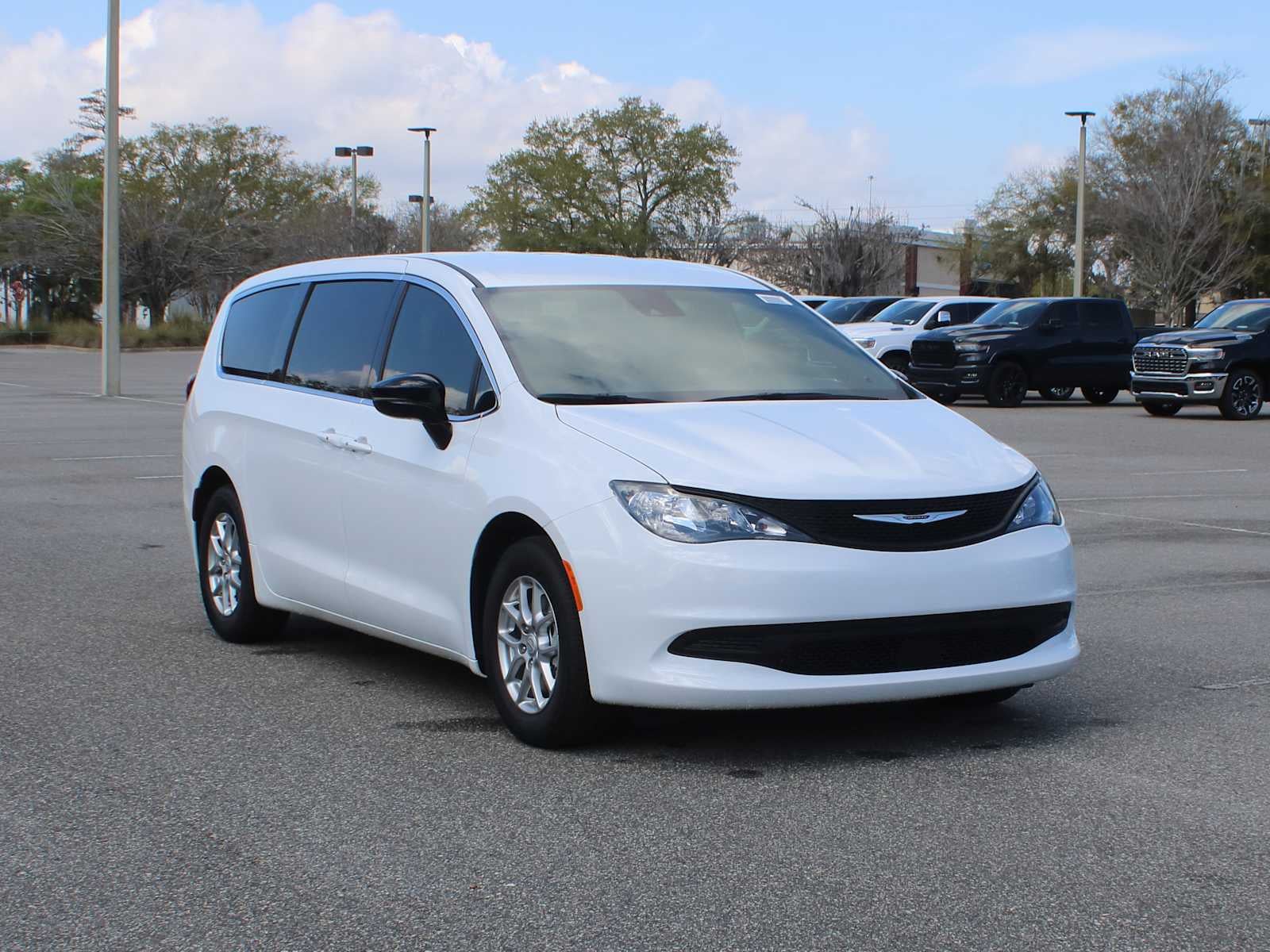 2026 Chrysler Voyager LX