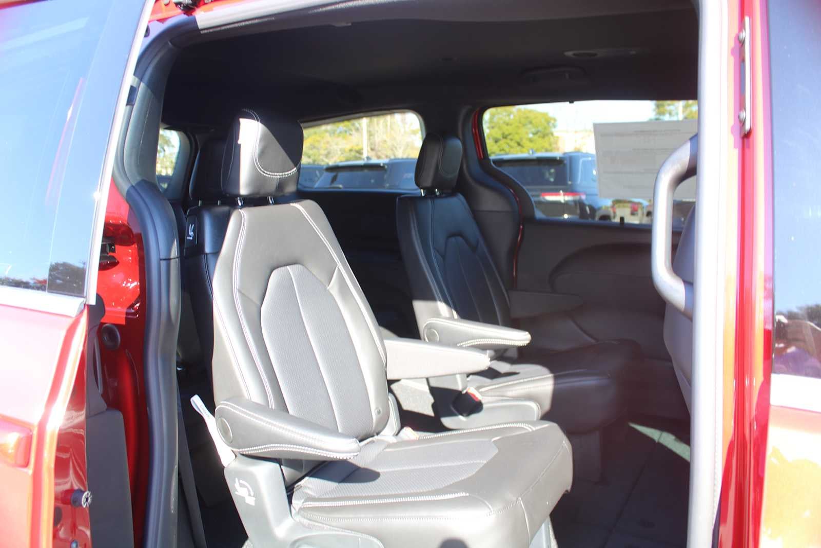 2026 Chrysler Voyager VOYAGER LX