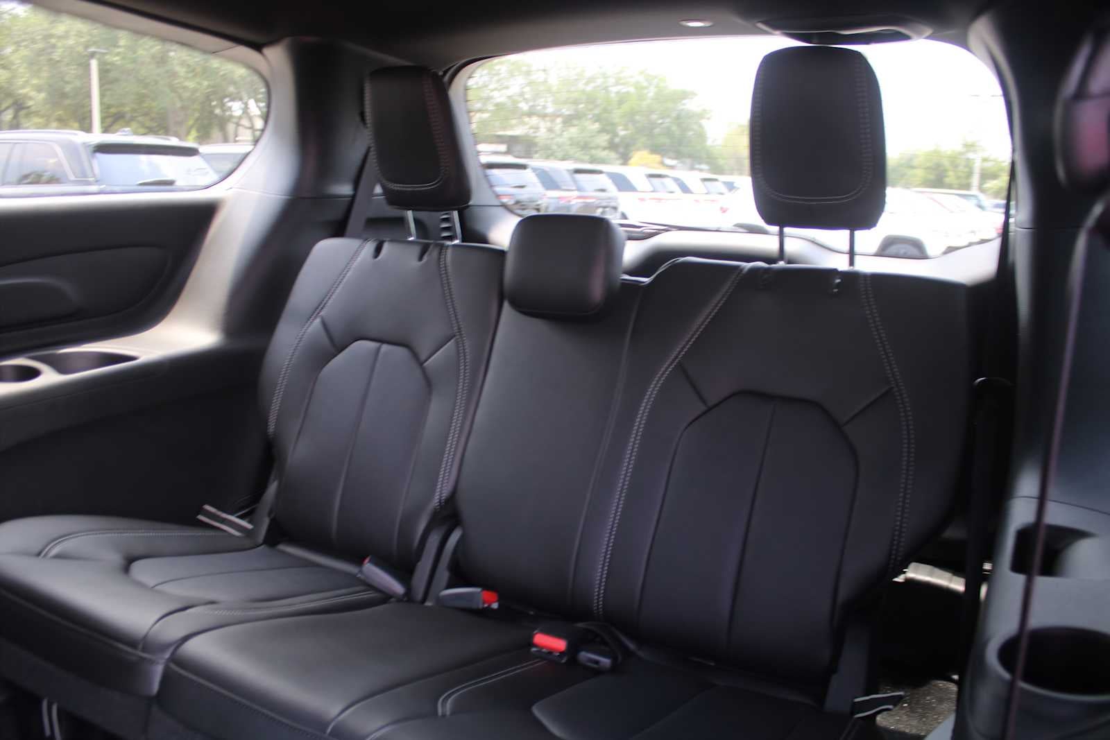 2027 Chrysler Pacifica LX