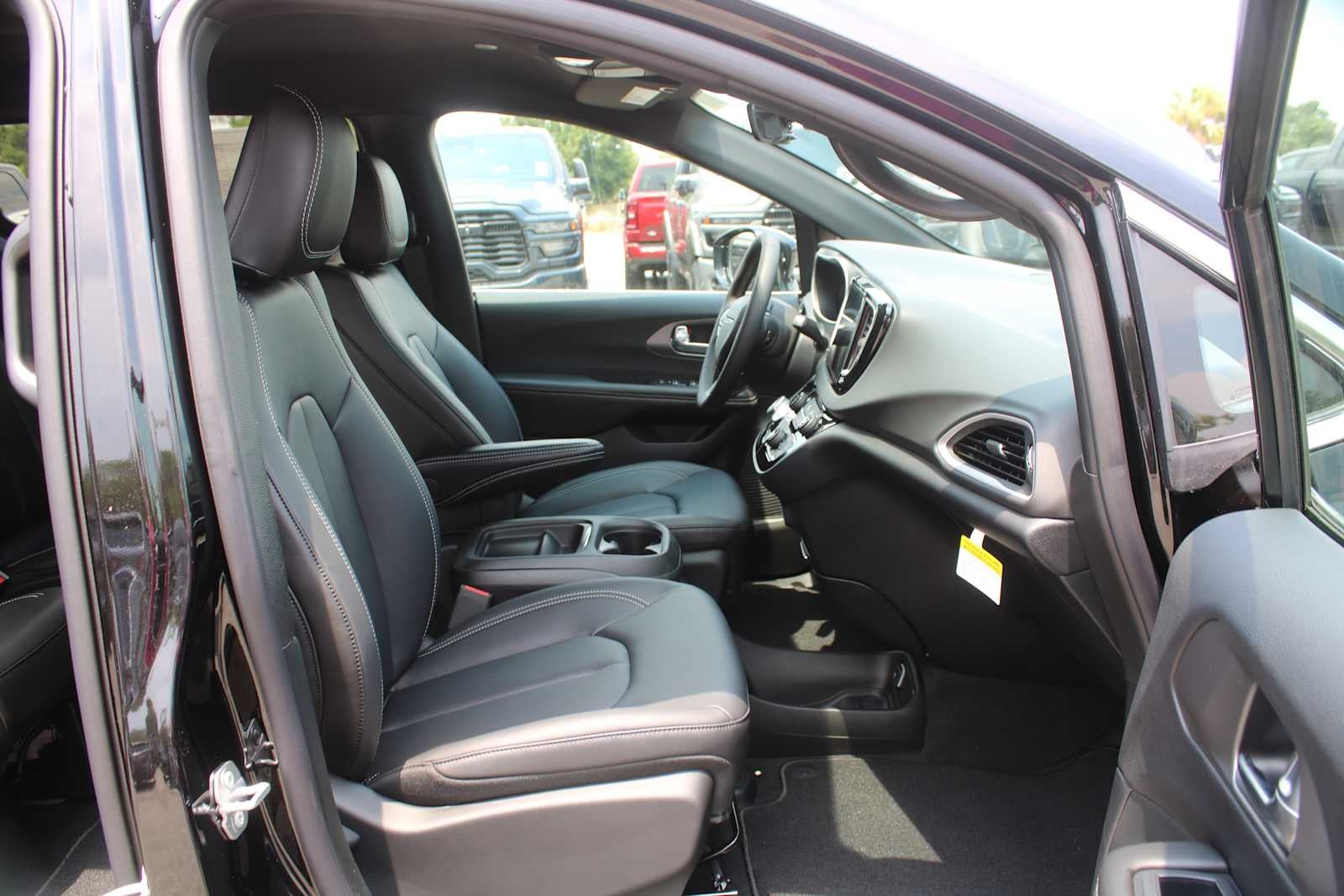 2027 Chrysler Pacifica LX