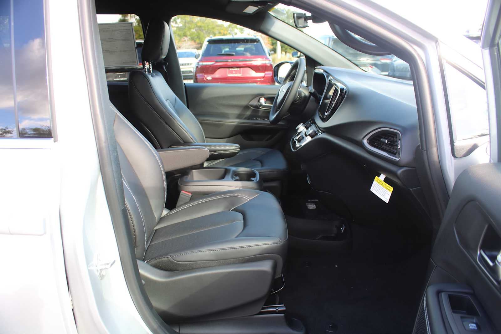 2026 Chrysler Voyager VOYAGER LX